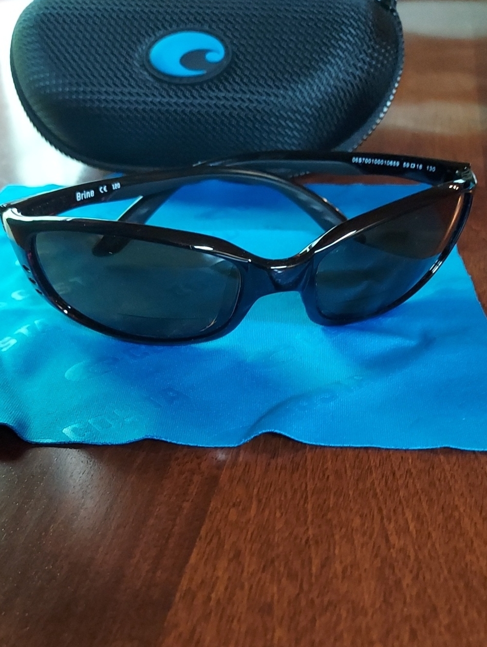Costa Brine Polarized Sunglasses Readers +2.50 — Black/Gray
